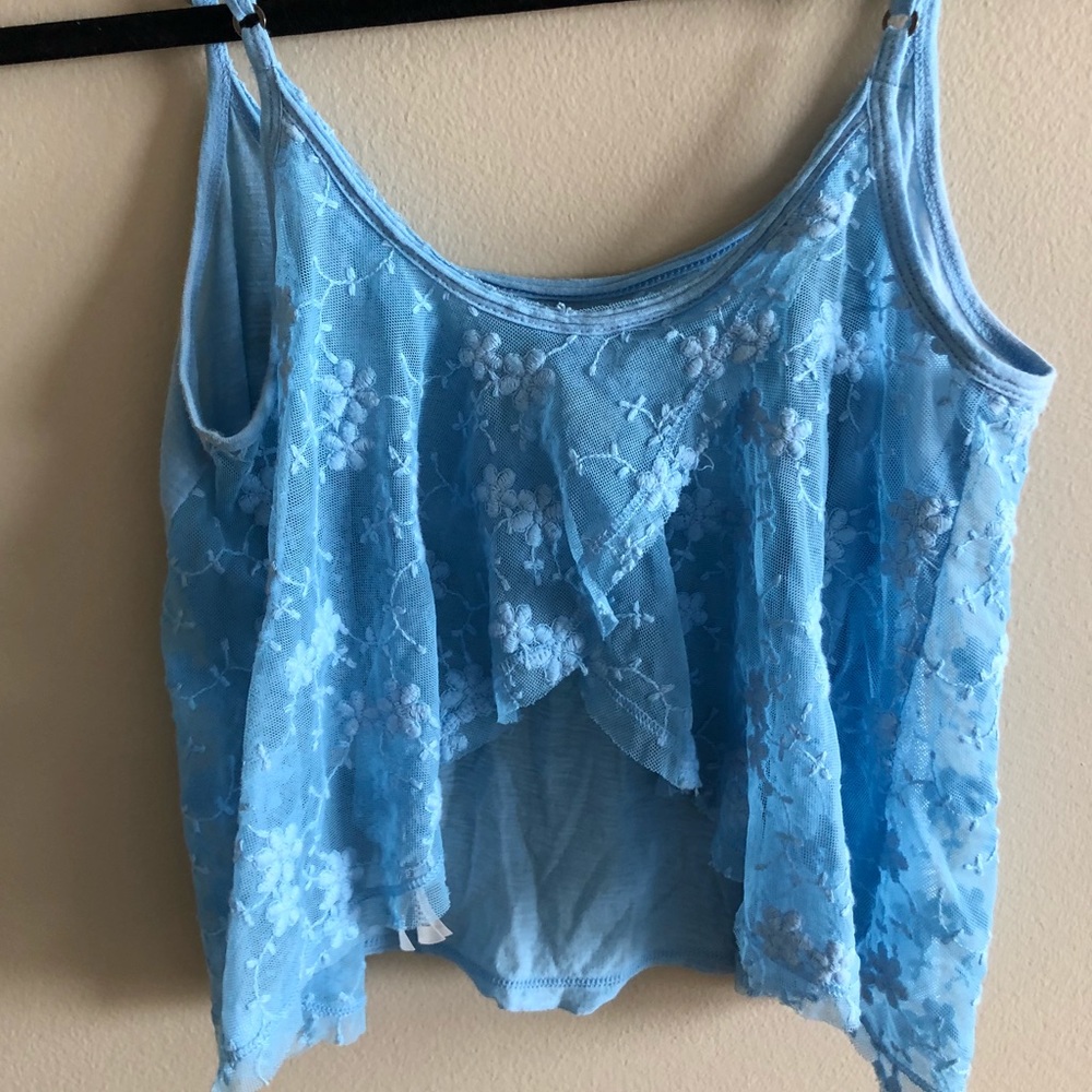Hollister crop top *ADORABLE BACK*